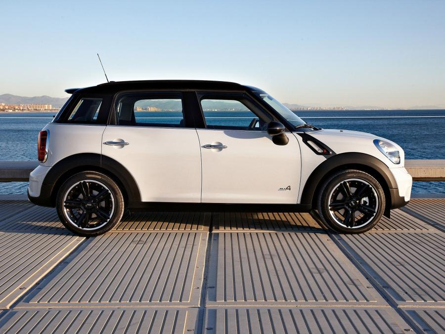 Mini Cooper Countryman S All4 2010 года  (фото 12 из 67)